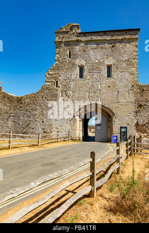 Portchester Hampshire England Juli 23, 2018 Die mittelalterliche Burg, die in der römischen Festung Stockfoto
