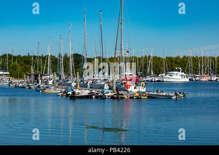 Der Buckler hart Hampshire England Juli 23, 2018 Boote auf dem Beaulieu River Stockfoto