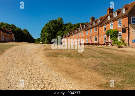 Der Buckler hart Hampshire England Juli 23, 2018 Georgische Cottages am ehemaligen Schiffbau Weiler, daß Schiffe für Nelsons Flotte gebaut. Stockfoto