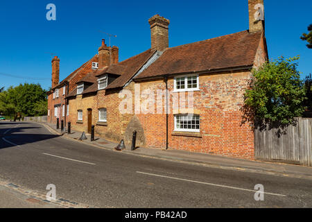 Beaulieu Hampshire England Juli 23, 2018 Alte bric-Häuser in einem Dorf Straße Stockfoto