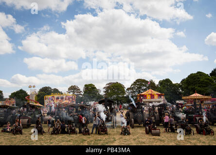 Eine Gruppe von dampfbetriebene Zugmaschinen am 2018 Cheshire Steam Fair Stockfoto