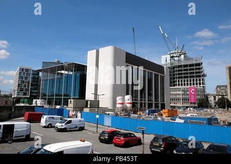 Norman Foster und Partner entworfene Gebäude im Bau in Cardiff Central Square neue Entwicklung in Wales UK KATHY DEWITT Stockfoto