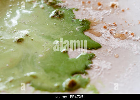 Geschmolzener grüner Tee matcha Eis mit Zucker Frost, sieht aus wie ein altes Gemälde Stockfoto