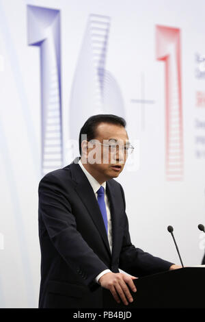 Sofia, Bulgarien - 7 Juli, 2018: Premier des Staatsrates der Volksrepublik China Li Keqiang spricht während einer Pressekonferenz am 7. S Stockfoto