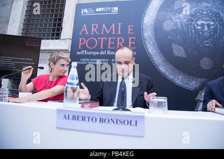 Rom, Italien. 25. Juli, 2018. Der Minister für das kulturelle Erbe und die Aktivitäten Alberto Bonisoli Präsentation für die Presse der Ausstellung'Armi E POTERE im Europa der Renaissance" in Castel Sant'Angelo in Rom Quelle: Matteo Nardone/Pacific Press/Alamy leben Nachrichten Stockfoto