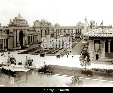 1816 Blick auf die versunkenen Gärten mit dem Palast der Freien Künste (links) und die US-Regierung Gebäude (Mitte), und der Palast der Bergbau und Metallurgie (rechts) bei der Weltausstellung 1904 Stockfoto