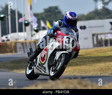 Steve Parrish, Suzuki RGV 500, Classic racing Motorräder, Goodwood Festival der Geschwindigkeit, das Silberne Jubiläum, Goodwood, Juli 2018, West Sussex, England. Stockfoto