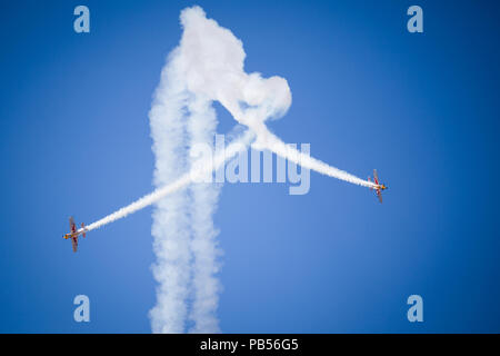 Stunt Ebenen durchführen an den Southport 2018 Airshow Stockfoto