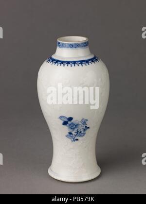 Kleine Vase. Artist: Chinesisch, Qing Dynastie. Kultur: Chinesen. Abmessungen: Höhe: 5 cm. (14 cm. ). Datum: Ca. Ende des 18. Jahrhunderts. Museum: Metropolitan Museum of Art, New York, USA. Stockfoto