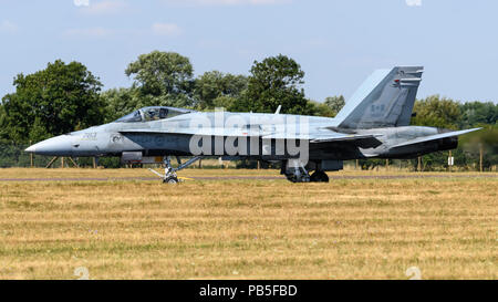F-18 Hornet aircraft Anzeigen an der Royal International Air Tattoo Stockfoto