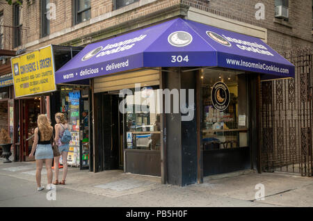 Eine Schlaflosigkeit Cookies speichern in Greenwich Village in New York am Freitag, 20. Juli 2018. Krispy Kreme, von seinem Mutterunternehmen JAB Betriebe gesichert, ist Einkauf Schlaflosigkeit Cookies für eine stille Menge. (Â© Richard B. Levine) Stockfoto