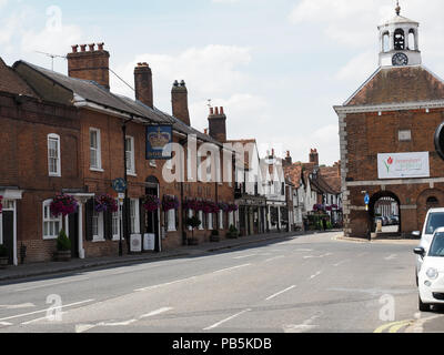 Blick auf die High Street in der Altstadt von Amersham Stadt in Buckinghamshire. Stockfoto