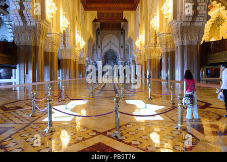 CASABLANCA, MAROKKO - Sep 1, 2015: Innenraum der Moschee Hassan II oder Grande Mosquee Hassan II. Es ist die größte Moschee in Marokko und die 13. größte Stockfoto