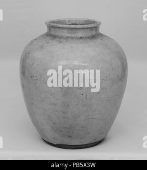 Jar. Kultur: Japan. Abmessungen: H. 5 3/4 in. (14,6 cm). Datum: 19. Museum: Metropolitan Museum of Art, New York, USA. Stockfoto