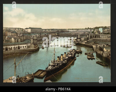 1685 Das Port Militaire und Bridge Swing, Brest, Frankreich - LCCN 2001697596 Stockfoto