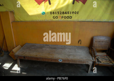 Schild „Pak Aji Good Food“, Yogyakarta, Indonesien. Stockfoto