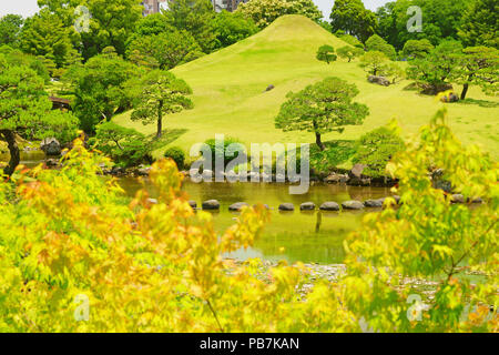 Suizenji Jojuen Garten im Frühjahr, Präfektur Kumamoto, Japan Stockfoto