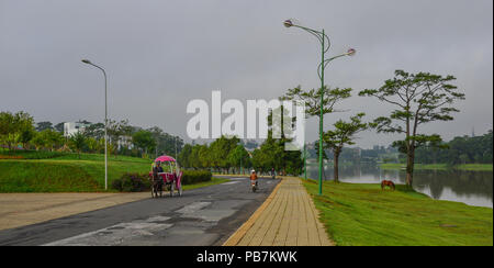 Dalat, Vietnam - 27.November 2017. Straße in Dalat, Vietnam. Da Lat war als Resort von der Französischen in den frühen 1900er Jahren entwickelt. Stockfoto