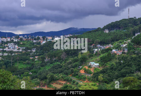 Luftaufnahme von Dalat, Vietnam. Dalat ist im zentralen Hochland von Vietnam. Stockfoto