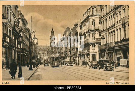 . Français: Carte postale Ancienne, sans erwähnen d'Éditeurs: LILLE - La Rue Nationale. 1930 s800 INCONNU - LILLE - La Rue Nationale Stockfoto