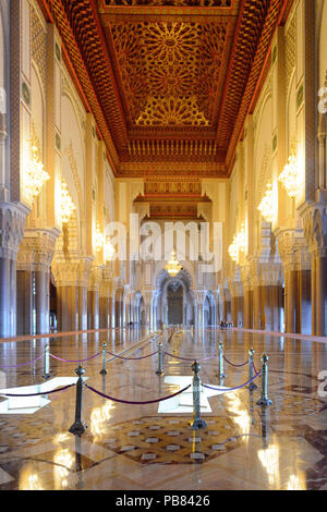 CASABLANCA, MAROKKO - Sep 1, 2015: Innenraum der Moschee Hassan II oder Grande Mosquee Hassan II. Es ist die größte Moschee in Marokko und die 13. größte Stockfoto