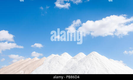 Fleur de Sel in der Salzgewinnung Salz berge Storage Stockfoto