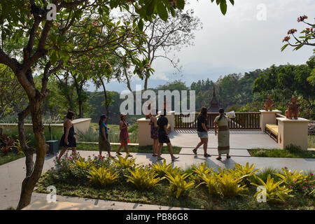 Gruppe chinesischer Touristinnen, Four Seasons Resort, in der Nähe von Chiang Mai Stockfoto