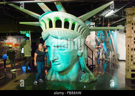 NEW YORK, USA - 22.September 2015: New York Sextion der Madame Tussaud Wax Museum, Times Square, New York City. Marie Tussaud wurde als Marie Groshol geboren Stockfoto
