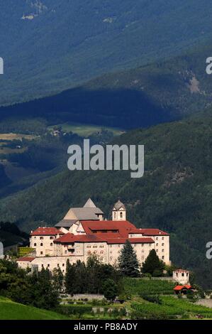 Die schönen Kloster Säben in Klausen (Klausen). Valle Isarco, Bozen. Trentino Alto-Adige in Italien. Stockfoto