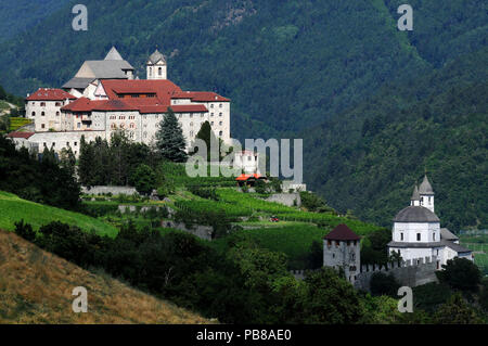 Die schönen Kloster Säben in Klausen (Klausen). Valle Isarco, Bozen. Trentino Alto-Adige in Italien. Stockfoto