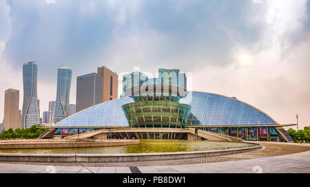 China, Hangzhou, jianggan Bezirk, qianjiang neue Stadt, Hangzhou Grand Theatre Stockfoto