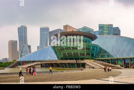 China, Hangzhou, jianggan Bezirk, qianjiang neue Stadt, Hangzhou Grand Theatre Stockfoto