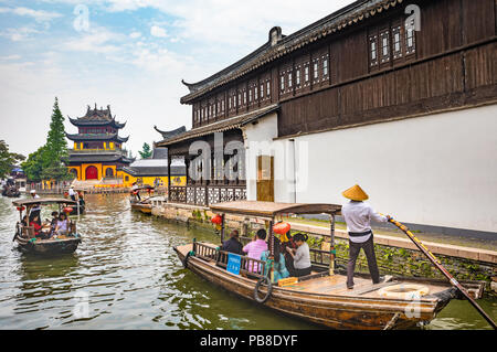 China, Shanghai, Zhujiajiaozhen Stadt, Kanal Stockfoto