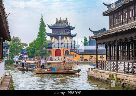 China, Shanghai, Zhujiajiaozhen Stadt, Kanal Stockfoto