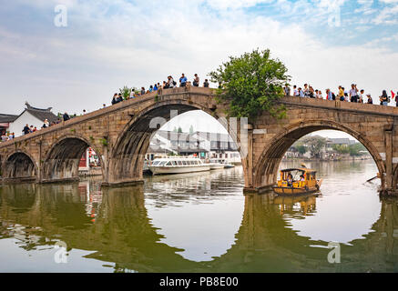 China, Shanghai, Zhujiajiaozhen Stadt, Kanal Stockfoto