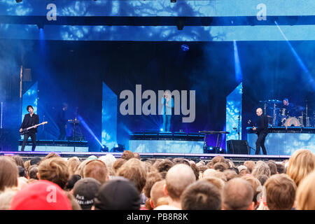 Berlin, Deutschland. 17 Juni, 2018. 16/A Perfect Circle, Maynard James Keenan, Sänger, Rock Band, USA, Gig, 17.06.2018, Open Air, Citadel Music Festival 2018, Zitadelle, Berlin, Deutschland, exklusive Deutschland zeigen, ausverkauft, Übersicht, Bühne <ENGLISCH> A Perfect Circle, Rock Band, USA, am 17. Juni 2018, Zitadelle, Berlin, Deutschland Quelle: dpa/Alamy leben Nachrichten Stockfoto