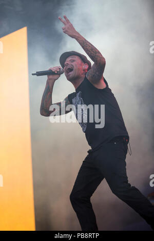 Berlin, Deutschland. 07 Juni, 2018. 19/Donots, Sänger Ingo Knollmann live in der Berliner Waldbühne am 07.06.18. Punk, Rock, Poppunk, Punk Rock, Deutsch Rock, Alternative, Musik | Nutzung der weltweiten Kredit: dpa/Alamy leben Nachrichten Stockfoto