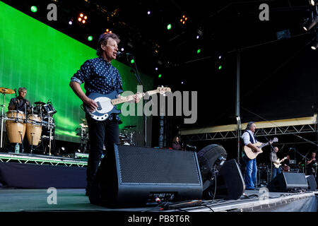 Berlin, Deutschland. 07 Juni, 2018. 16/RUNRIG, Rory MACDONALD, Bass, Gründer, Celtic Rock, die letzte Meile? Abschied Konzerte, Performance, 07.06.2018, Open Air, Citadel Music Festival 2018, Zitadelle, Berlin, Deutschland < english > RUNRIG, Celtic Rock, am Juni 07, 2018, Zitadelle, Berlin, Deutschland | Verwendung der weltweiten Kredit: dpa/Alamy leben Nachrichten Stockfoto