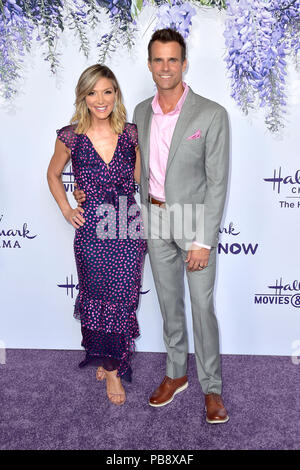 Beverly Hills, USA. 26. Juli 2018. Debbie Matenopoulos und Cameron Mathison die Teilnahme an der 2018 Hallmark Channel Sommer TCA an einer privaten Residenz am 26. Juli 2018 in Beverly Hills, Kalifornien. Credit: Geisler-Fotopress GmbH/Alamy leben Nachrichten Stockfoto