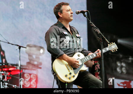 Derbyshire, Großbritannien. 27. Juli 2018. James Dean Bradfield der Manic Street Prediger führt auf der Bühne Y nicht Festival in der Pikehall, Derbyshire am Freitag, den 27. Juli 2018. Quelle: Georgia Taylor/Alamy leben Nachrichten Stockfoto