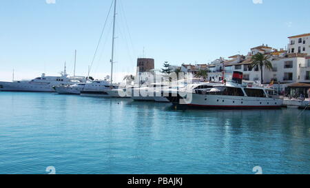Yachten in Marbella Stockfoto