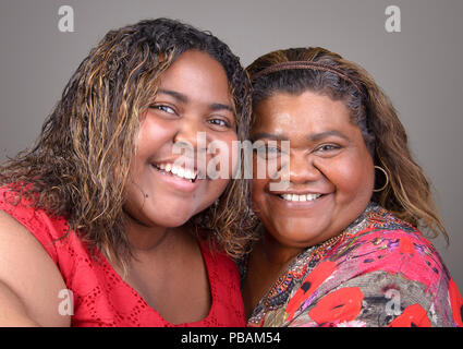 Mutter, 56 und Tochter, 21, Tucson, Arizona, USA. Stockfoto