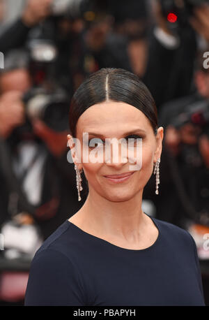 Mai 13, 2016 - Cannes, Frankreich: Juliette Binoche nimmt an der Mangel Bucht 'Premiere während des 69. Filmfestival in Cannes. Juliette Binoche lors du 69eme Festival de Cannes. *** Frankreich/KEINE VERKÄUFE IN DEN FRANZÖSISCHEN MEDIEN *** Stockfoto