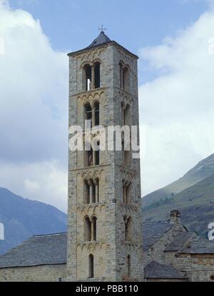 TORRE DE LA IGLESIA DE SAN CLEMENTE DE TAULL - SIGLO XII-ROMANICO ESPAÑOL. Lage: Iglesia de San Clemente, TAHULL/TAULL, MALLORCA, SPANIEN. Stockfoto