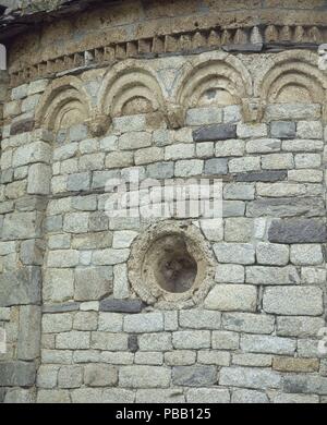 Exterieur - ABSIDIOLO DE LA IGLESIA DE SAN CLEMENTE DE TAULL - SIGLO XIV-ROMANICO KATALANISCHEN CON INFLUENCIAS LOMBARDAS. Lage: Iglesia de San Clemente, TAHULL/TAULL, MALLORCA, SPANIEN. Stockfoto