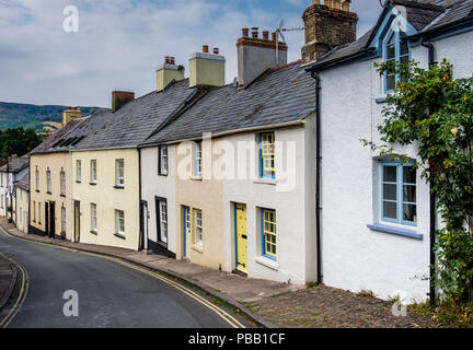 Hütten in der Bridge Street, Crickhowell, Powys, Wales Stockfoto