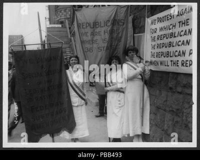 1083 der National Woman's Party Mitglieder Streikposten 160031 v Stockfoto