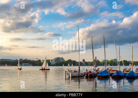 Sonnenuntergang an der Außenalster, Hamburg, Deutschland Stockfoto