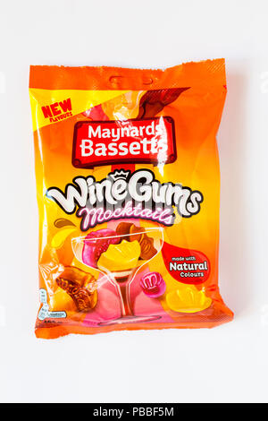 Paket von maynards Bassetts Weingummis Mocktails Süßigkeiten neue Aromen mit natürlichen Farben auf weißem Hintergrund Stockfoto