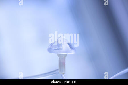 Digitale moderne Technologie Hörhilfe für Gehörlose und har der Hörverlust helfen. Stockfoto